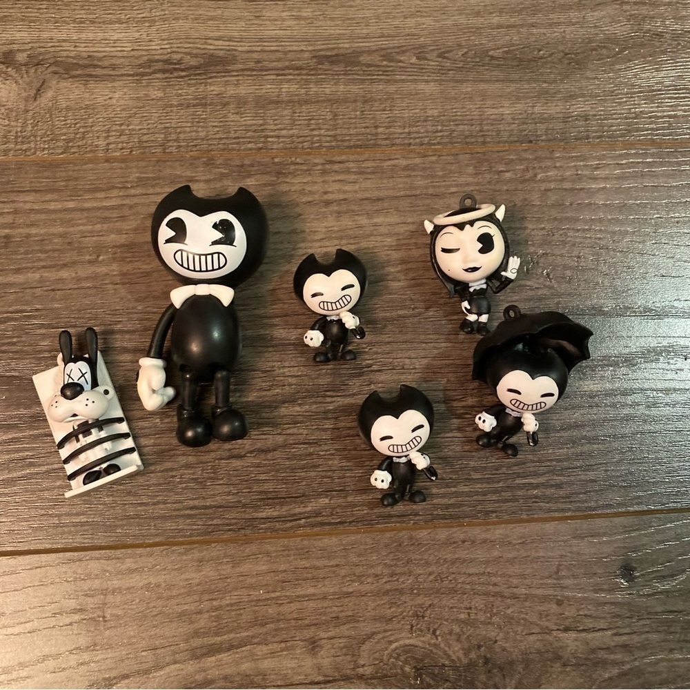 Bendy And The Ink Machine Collectible figurines keychains